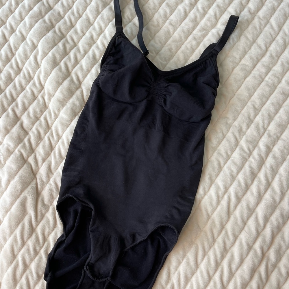 SKIMS SHAPEWEAR